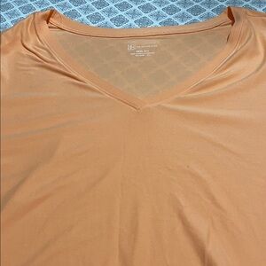 No Boundaries Women's Peach V-Neck Tee